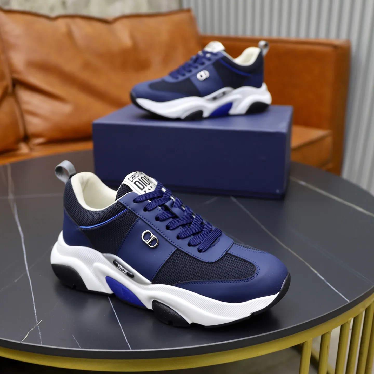 Ex-factory price: 462💰🙅‍♂️🙅‍♂️🙅‍♂️ Brand: Dior DIOR Standard code: 38-44 (45 customized) Grade: Same as the official website Material: Original leather splicing Comfortable and breathable lining Original wear-resistant outsole Style category: Men's fashionable casual shoes Running sneakers Noble luxury brand elements Top luxury Color: actual picture color